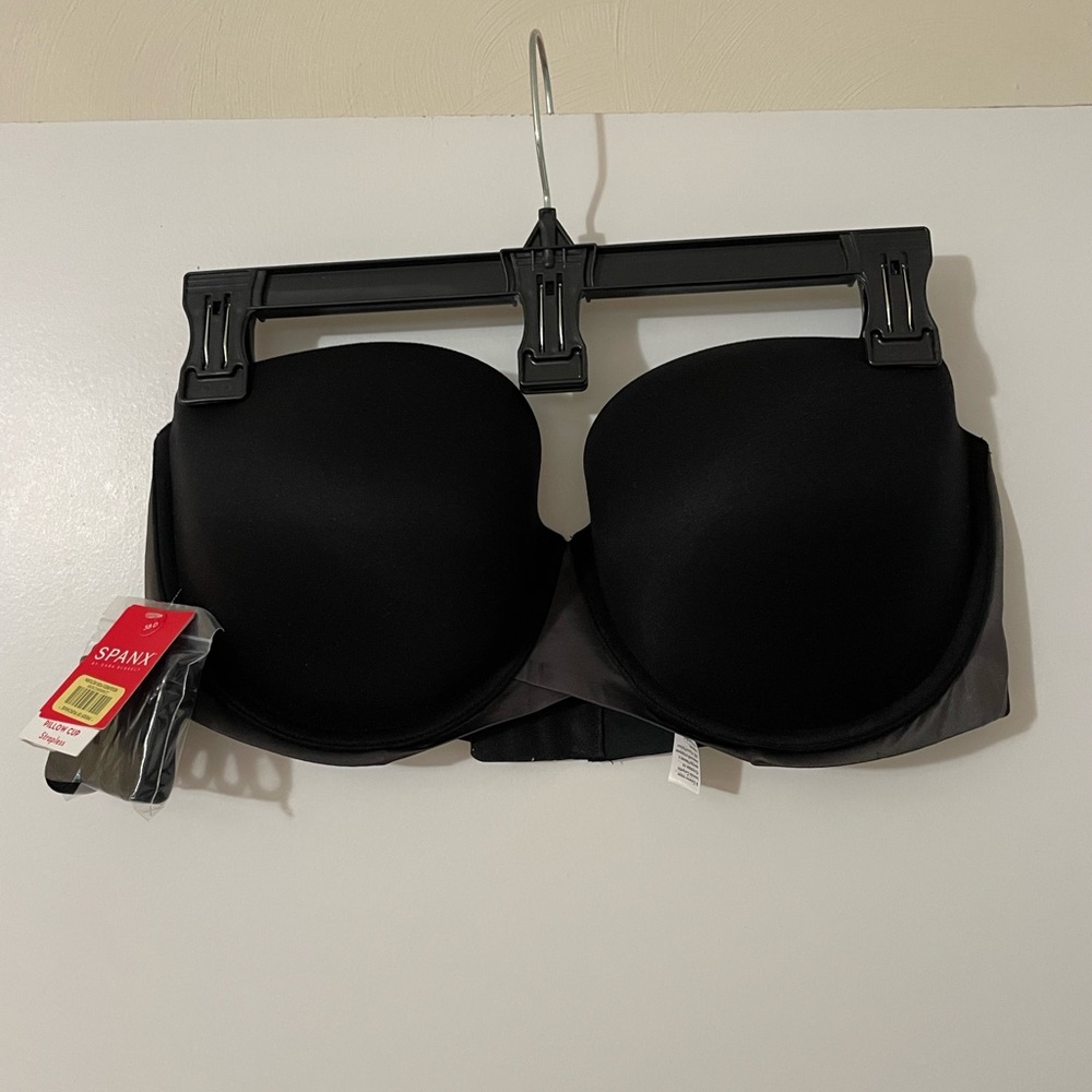 NWT black Spanx Pillow Cup strapless bra 38D